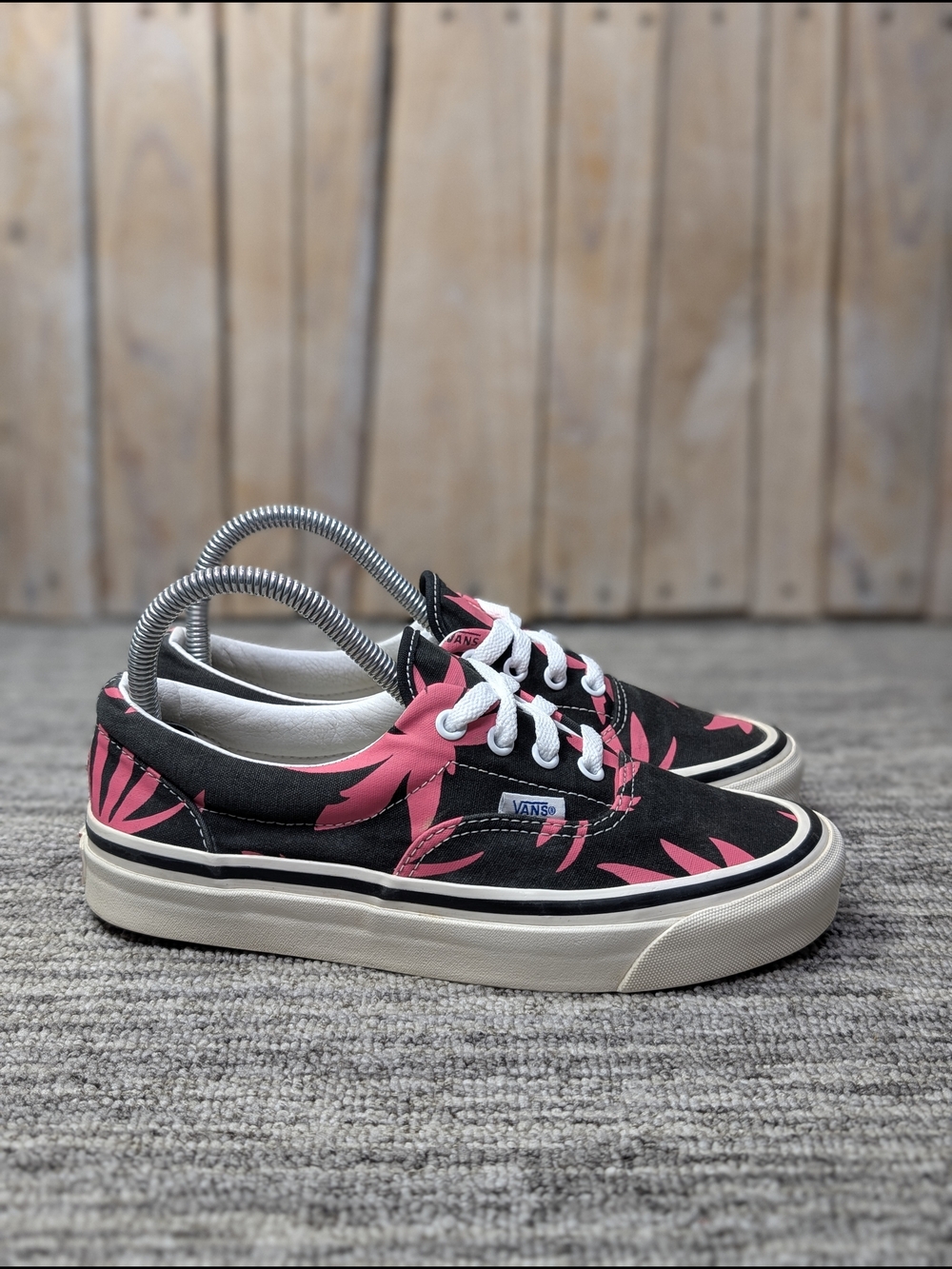 Vans Authentic Low top -  Black/Pink Palms - Size 6 Men/7.5 Women